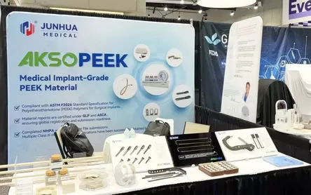 AKSOPEEK блистает на AAOS 2025 с инновациями в области медицинского PEEK